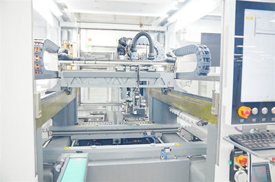 “無(wú)人化工廠(chǎng)”閃耀“智造”之光——探訪(fǎng)銳捷網(wǎng)絡(luò)全新數(shù)字化智能工廠(chǎng)